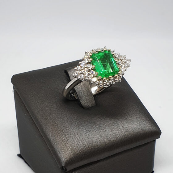 Anello Smeraldo e diamanti